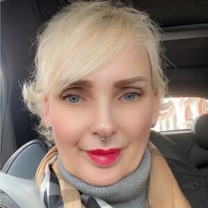 Meet your Posher, Janet